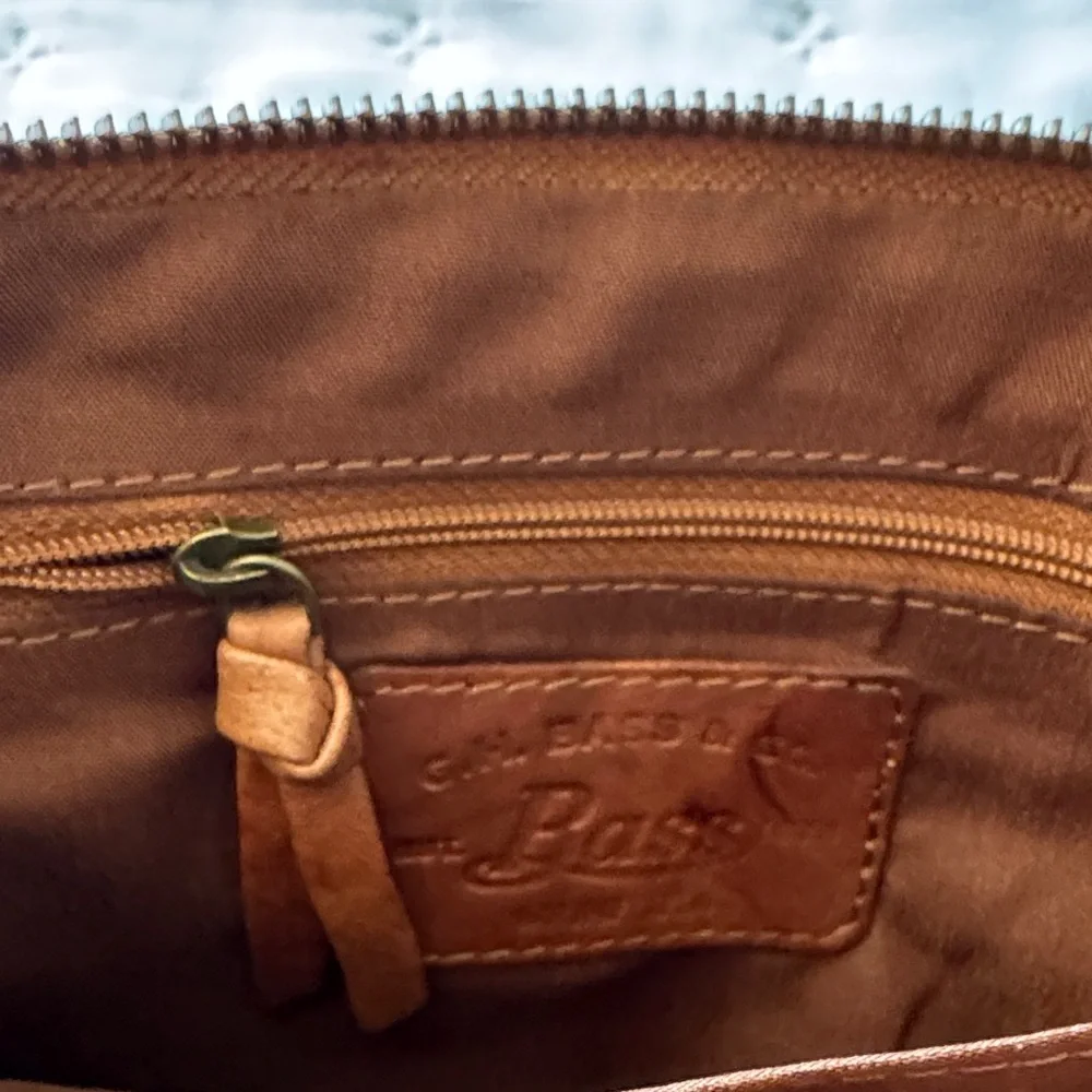 G.H. Bass & Co. Tan Leather Crossbody Bag - Picture 6 of 10